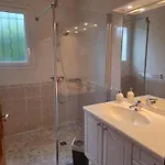 Au Mas De La Couloumine Le Madeloc 펜션 엘느