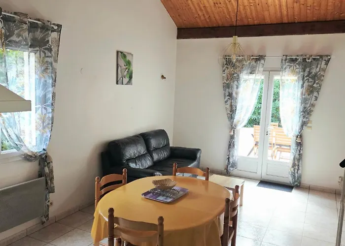 Nyaraló Au Mas De La Couloumine Le Madeloc *